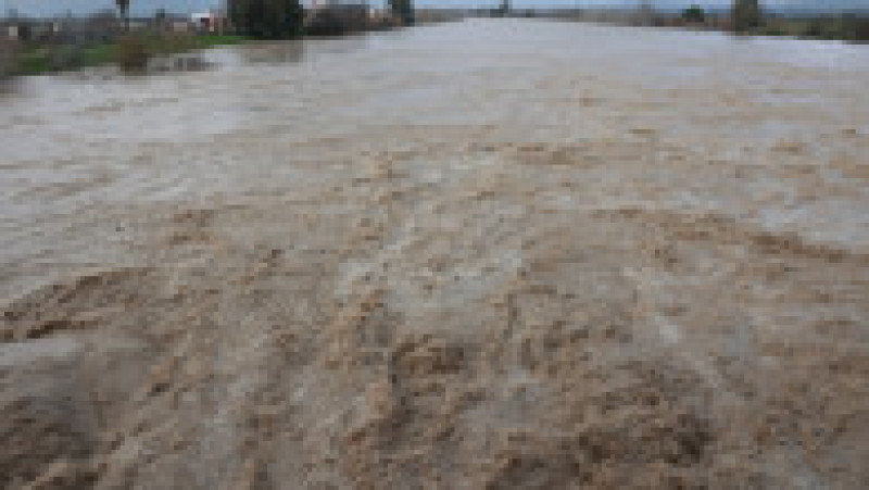 Apeluri la amânarea alegerilor prezidențiale, în timp ce furtuna Leonardo lovește Portugalia și Spania. Sursa: Profimedia | Poza 4 din 8