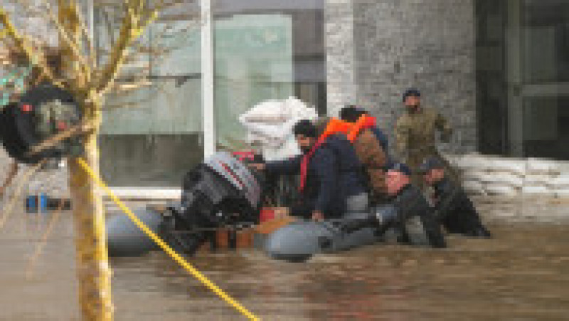 Apeluri la amânarea alegerilor prezidențiale, în timp ce furtuna Leonardo lovește Portugalia și Spania. Sursa: Profimedia | Poza 3 din 8