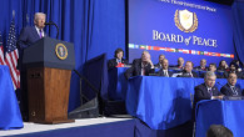Donald Trump ține un discurs în cadrul reuniunii inaugurale a „Consiliului Păcii”, pe 19 februarie 2026. Foto: Profimedia | Poza 3 din 8