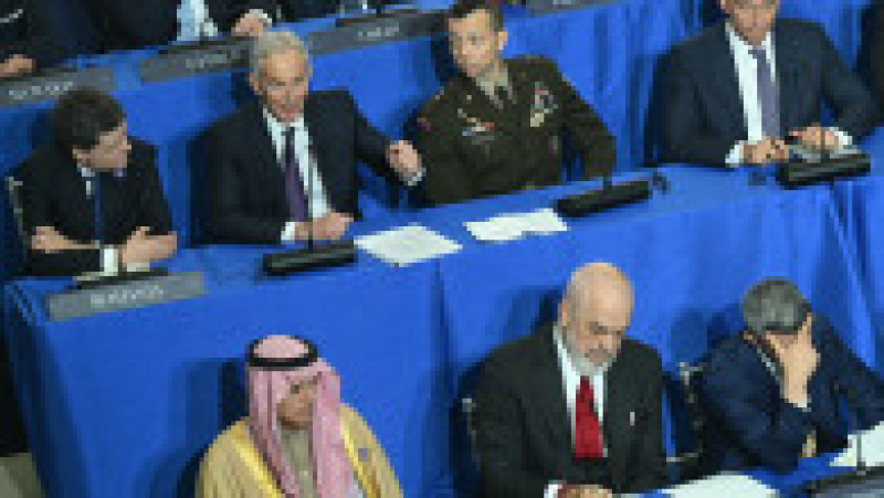 Nicușor Dan, lângă fostul premier britanic Tony Blair, la reuniunea inaugurala a Consiliului pentru Pace. Foto: Profimedia | Poza 6 din 8