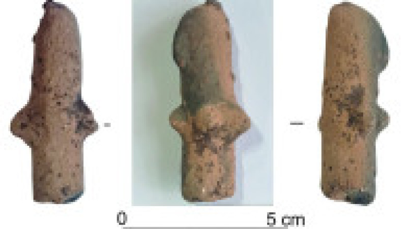 Figurină feminină veche de peste 7.500 de ani, descoperită de arheologi în apropierea municipiului Sfântu Gheorghe. Foto: Facebook/Muzeul Naţional al Carpaţilor Răsăriteni | Poza 8 din 9