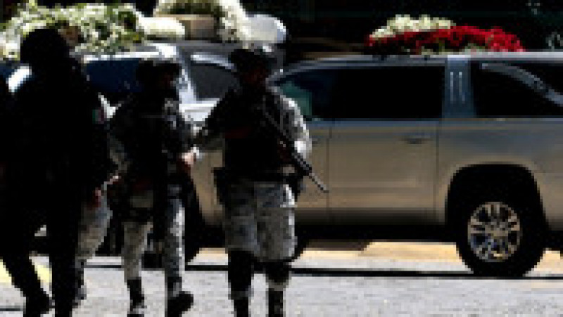 „El Mencho”, liderul celui mai important cartel de droguri din Mexic, a fost înmormântat într-un sicriu aurit. Foto: Profimedia Image | Poza 3 din 13