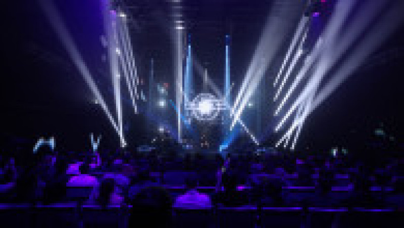 Alexandra Căpitănescu cântă alături de trupa sa în finala Eurovision România la sediul TVR din București, 4 martie 2026. Inquam Photos / George Călin | Poza 7 din 11