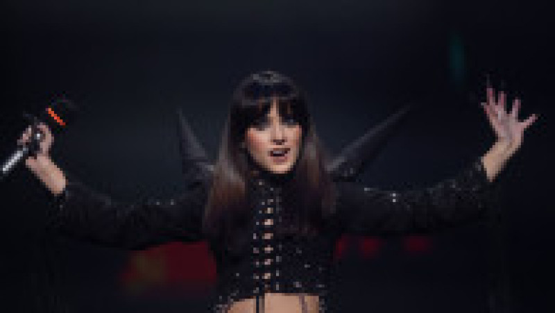 Alexandra Căpitănescu cântă alături de trupa sa în finala Eurovision România la sediul TVR din București, 4 martie 2026. Inquam Photos / George Călin | Poza 5 din 11