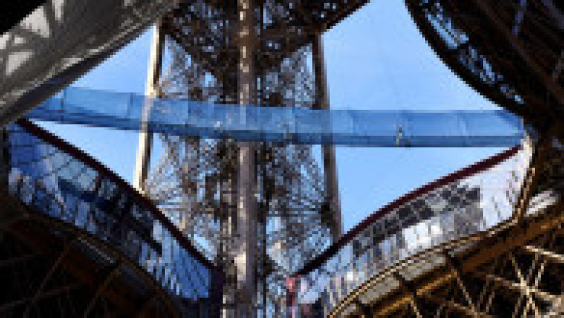 Turnul Eiffel deschide o nouă atracţie pentru vizitatori: un pod suspendat la 60 de metri. Foto: Profimedia | Poza 6 din 7