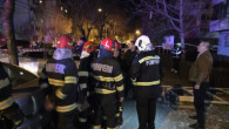 Explozie puternică într-un bloc din Călărași: 17 locatari evacuați, trei persoane au ajuns la spital. Foto ISU Călărași | Poza 8 din 8