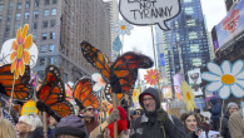 Cel puţin opt milioane de persoane au participat la marşurile anti-Trump „Fără regi”. Foto: Profimedia Images | Poza 11 din 12