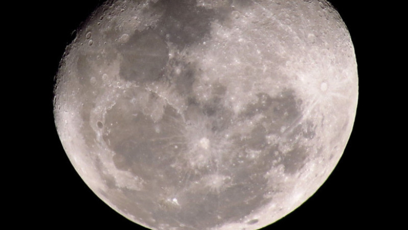 Astronauții vor înconjura Luna fără oprire luni și apoi se vor întoarce acasă. Foto: Profimedia