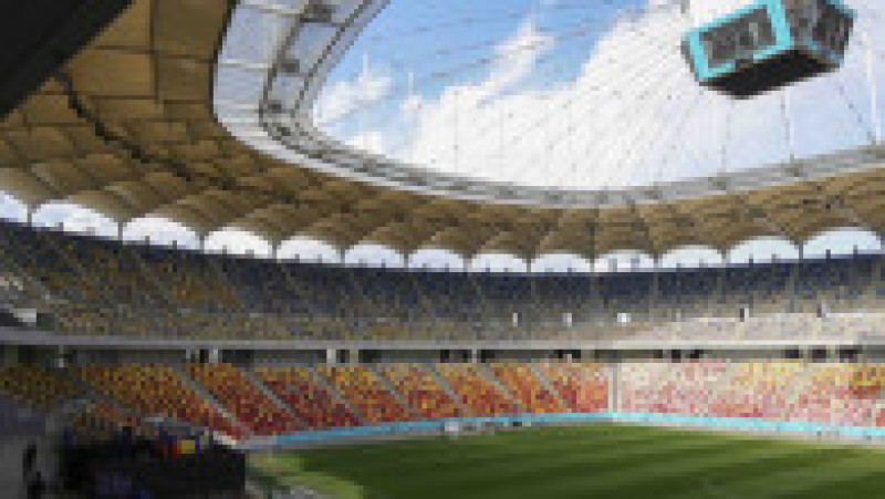 Sicriul cu trupul antrenorului Mircea Lucescu este depus la Arena Națională. Foto: Inquam Photos / Octav Ganea | Poza 4 din 4