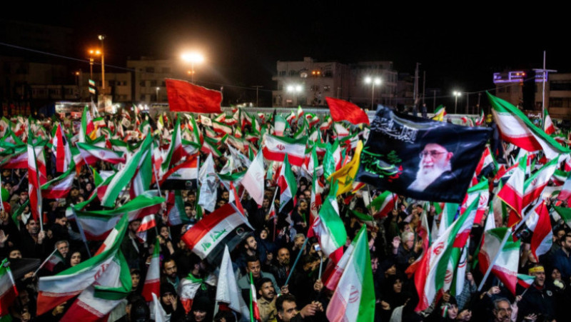 Susținătorii regimului din Iran participă la un miting. Foto: Profimedia