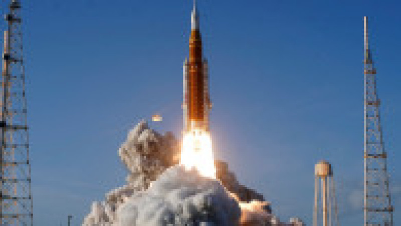 Puternica rachetă lunară a NASA a decolat miercuri seară din Florida, având la bord patru astronauţi care vor survola Luna peste câteva zile. Foto: Profimedia | Poza 4 din 15