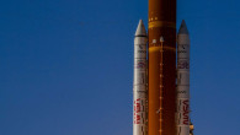 Puternica rachetă lunară a NASA a decolat miercuri seară din Florida, având la bord patru astronauţi care vor survola Luna peste câteva zile. Foto: Profimedia | Poza 1 din 15