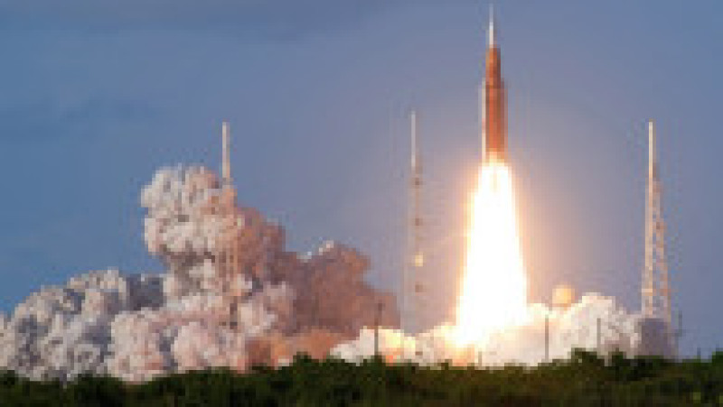 Puternica rachetă lunară a NASA a decolat miercuri seară din Florida, având la bord patru astronauţi care vor survola Luna peste câteva zile. Foto: Profimedia | Poza 13 din 15