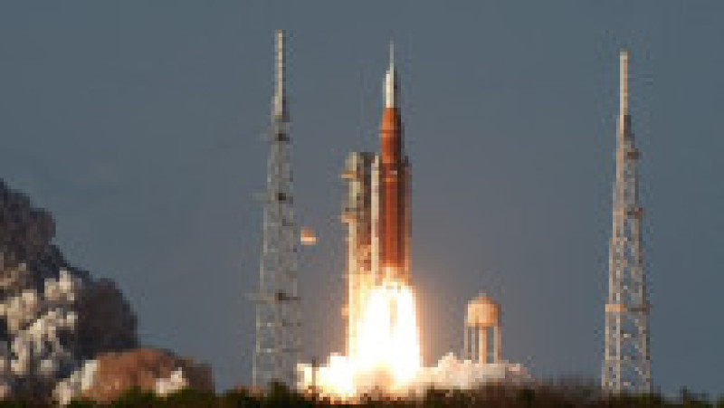 Puternica rachetă lunară a NASA a decolat miercuri seară din Florida, având la bord patru astronauţi care vor survola Luna peste câteva zile. Foto: Profimedia | Poza 11 din 13