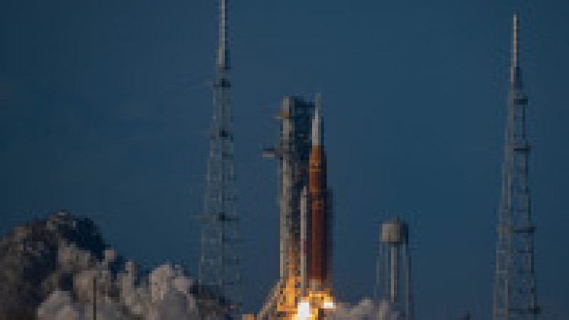 Puternica rachetă lunară a NASA a decolat miercuri seară din Florida, având la bord patru astronauţi care vor survola Luna peste câteva zile. Foto: Profimedia | Poza 8 din 15