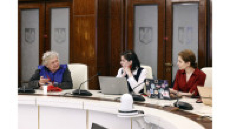 Ministrul interimar al Muncii, Dragoș Pîslaru, la consultări cu sindicatele. Sursa: Guvernul României | Poza 4 din 10