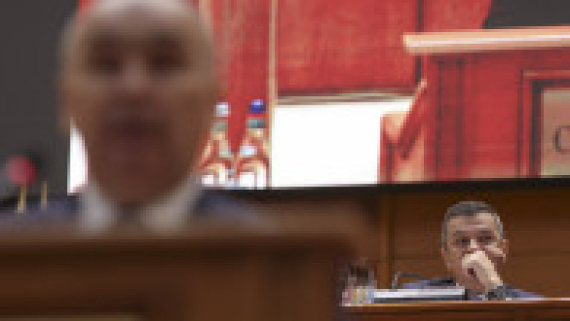 Sorin Grindeanu și Ilie Bolojan la dezbaterea și votul moțiunii de cenzură, 5 mai 2026. Foto: Inquam Photos/ George Călin | Poza 18 din 18