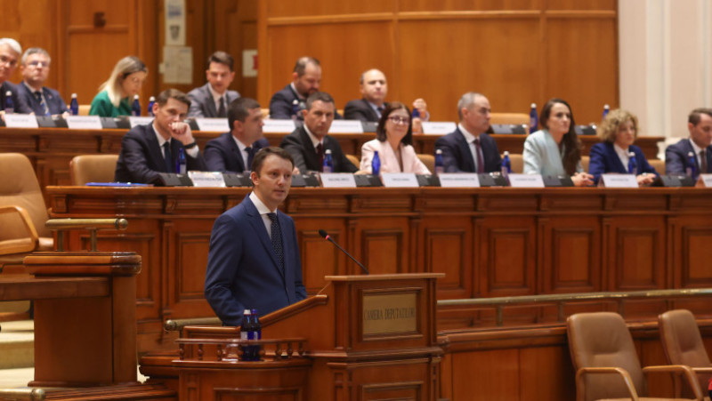 Ședința în plenul reunit al Camerei Deputaților și Senatului în care se dezbate și votează învestirea guvernului condus de Siegfried Mureșan, la Palatul Parlamentului din București, 30 septembrie 2026. Inquam Photos / George Călin
