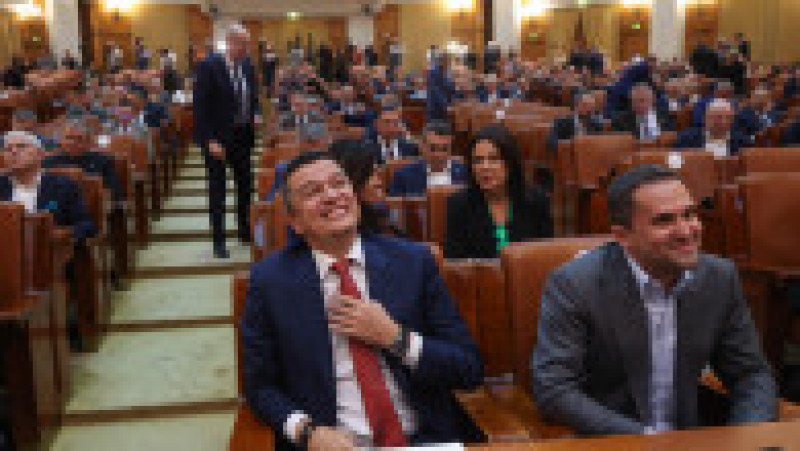 Sorin Grindeanu la ședința în plenul reunit al Camerei Deputaților și Senatului în care se dezbate și votează învestirea guvernului condus de Siegfried Mureșan, la Palatul Parlamentului din București, 30 septembrie 2026. Inquam Photos / George Călin | Poza 6 din 11