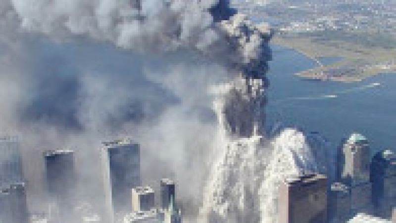 Imagine a World Trade Center din 11 septembrie 2001, obținută de la Departamentul de Poliție al orașului New York. Fotografiile aeriene au fost realizate de Unitatea de Aviație a Poliției din New York și prezintă urmările atacului terorist. Foto:Greg Semendinger/NYPD / Shutterstock Editorial / Profimedia | Poza 3 din 5