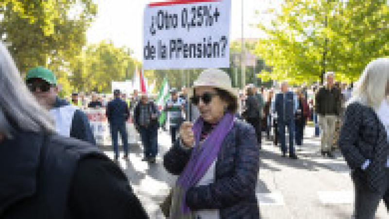 Pensionari și susținători ai acestora participă la un marș pentru apărarea drepturilor la pensie, la Madrid, Spania, sâmbătă, 24 octombrie 2026. Foto: Profimedia Images | Poza 8 din 9