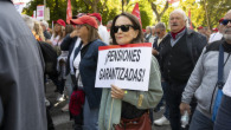 Pensionari și susținători ai acestora participă la un marș pentru apărarea drepturilor la pensie, la Madrid, Spania, sâmbătă, 24 octombrie 2026. Foto: Profimedia Images | Poza 7 din 9