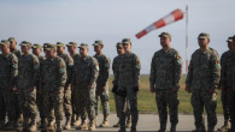 Ceremonia organizată la Baza 86 Aeriană „Locotenent Gheorghe Mociorniţă” cu prilejul Zilei Armatei Române, în comuna Borcea, județul Călărași, 25 octombrie 2026. Foto: Inquam Photos / George Călin | Poza 6 din 9