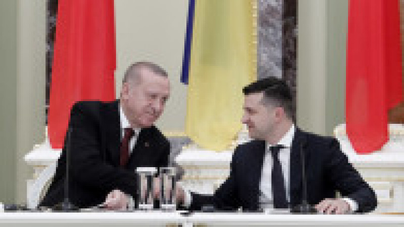 Volodîmîr Zelenski și Recep Erdogan au discutat la telefon despre relațiile bilaterale și susținerea acordată de Istanbul armatei ucrainene. Foto: Profimedia | Poza 31 din 33