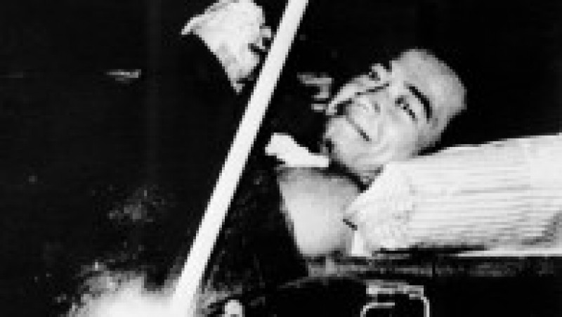 Steven Sung, sunetist pentru NBC News, supraviețuitor al ambuscadei de pe pista din Guyana în care a murit congresmanul Leo Ryan. 19 noiembrie 1978. Sursa foto: Profimedia Images | Poza 10 din 22