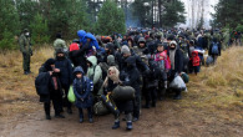 Belarusul a început să evacueze imigranții de la granița cu Polonia Foto: Profimedia Images | Poza 3 din 17