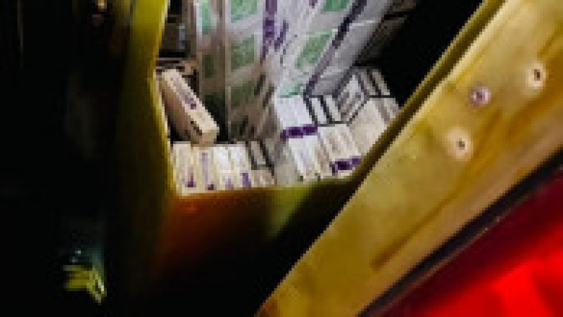 Țigări confiscate de la rețelele de contrabandiști. Foto: DIICOT | Poza 6 din 7