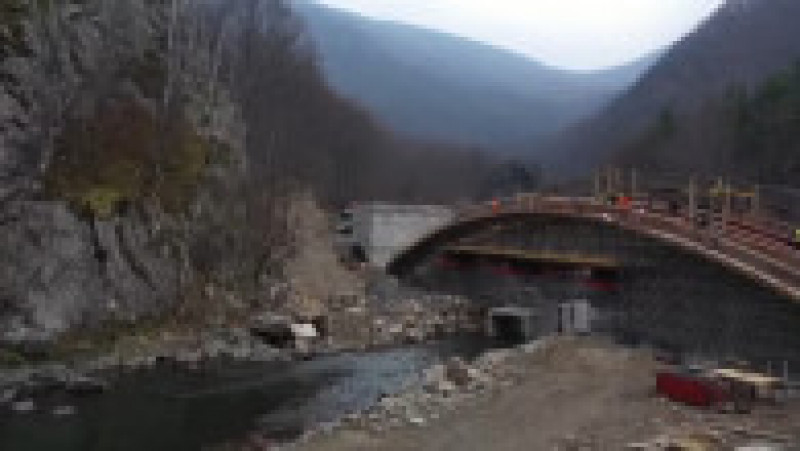 Cum arată singurul pod în formă de arc din România. FOTO: Facebook DRDP Craiova | Poza 6 din 6