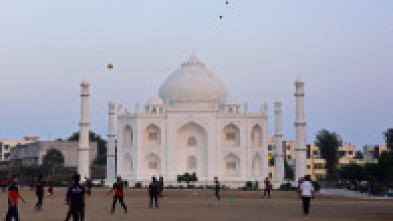 Un indian a construit o replică a Taj Mahal-ului în semn de dragoste pentru soţia sa FOTO: Profimedia Images | Poza 13 din 19