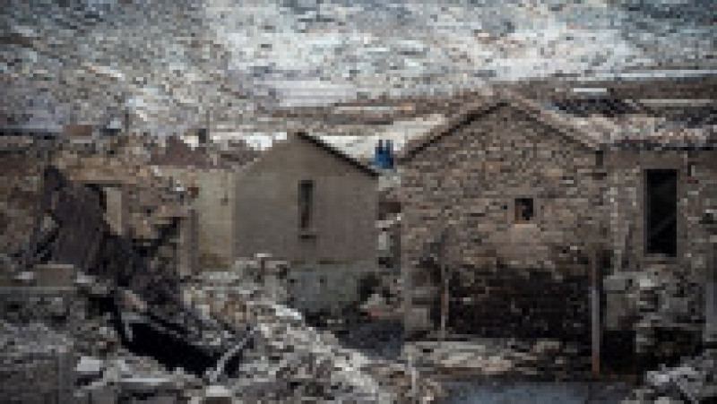 Ruinele satului Aceredo, inundat intenționat în 1992. Imagine din 22 noiembrie 2021. Sursa foto: Profimedia Images | Poza 19 din 21