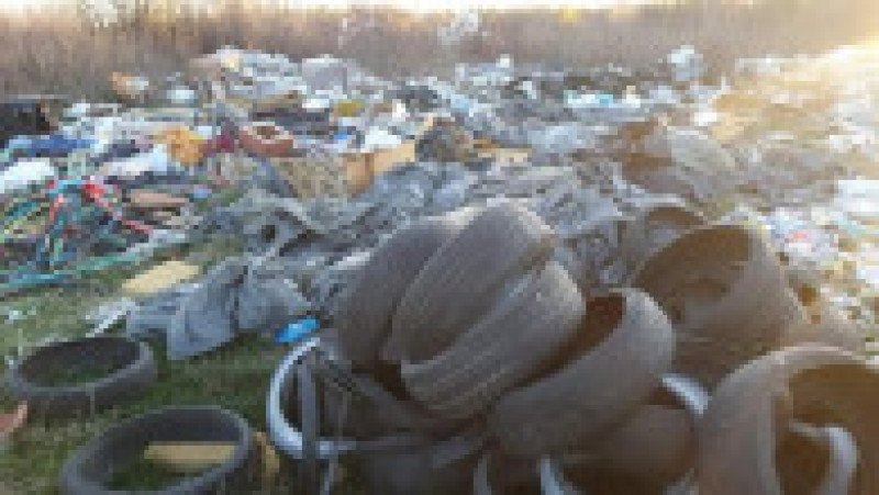 Deșeuri pregătite pentru a fi arse la Sintești. Foto: Ministerul Mediului | Poza 4 din 6