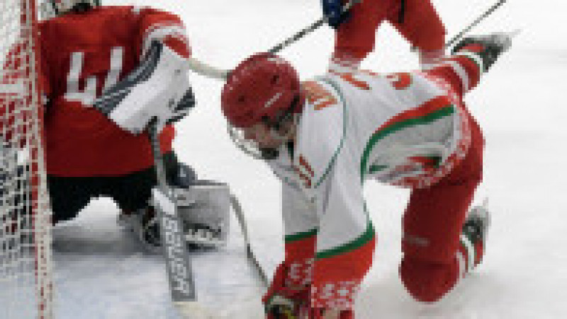 Vladimir Putin și Alexander Lukașenko au făcut echipă într-un meci de hochei pe gheață FOTO: Profimedia Images | Poza 12 din 13