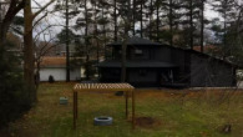 Casa amenajată complet în negru la interior și exterior FOTO: Realtor.com | Poza 2 din 18