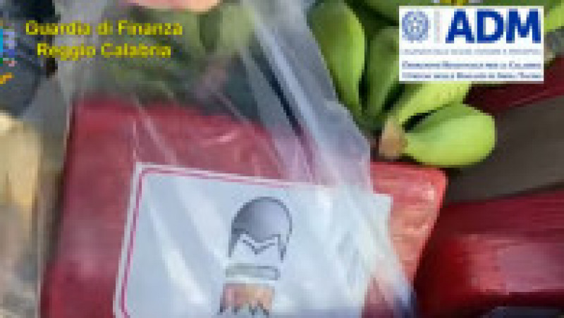 Cocaină de un miliard de euro ascunsă printre banane, descoperită într-un port din Italia FOTO? Facebook/ Guardia di Finanza | Poza 1 din 7