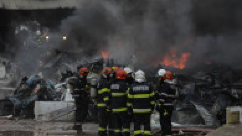 Incendiu la un depozit de materiale reciclabile din Popești-Leordeni Foto: Inquam Photos / George Călin | Poza 2 din 7