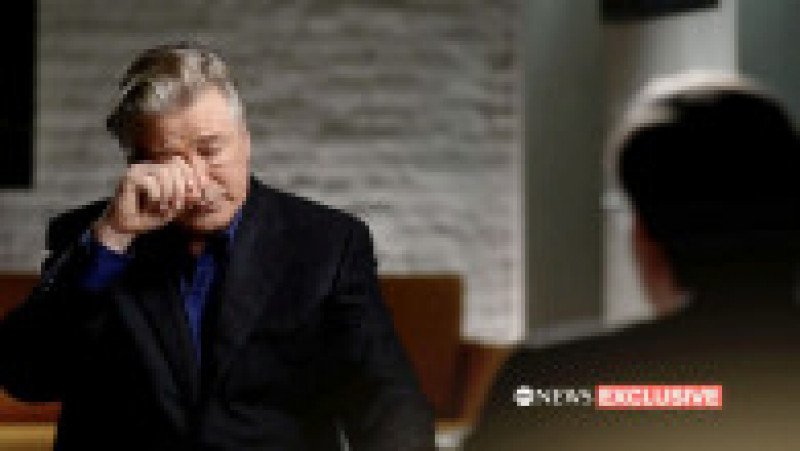 Alec Baldwin a izbucnit în plâns la interviul unde a vorbit despre tragedia de pe platoul de filmare de la "Rust". Foto: Profimedia Images | Poza 8 din 10