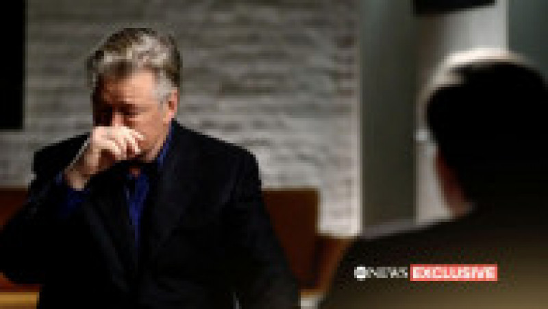 Alec Baldwin a izbucnit în plâns la interviul unde a vorbit despre tragedia de pe platoul de filmare de la "Rust". Foto: Profimedia Images | Poza 9 din 10