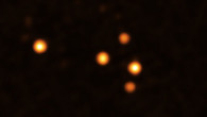 Stele orbitând în jurul găurii negre din centrul Galaxiei Calea Lactee. Foto: eso.org | Poza 1 din 6