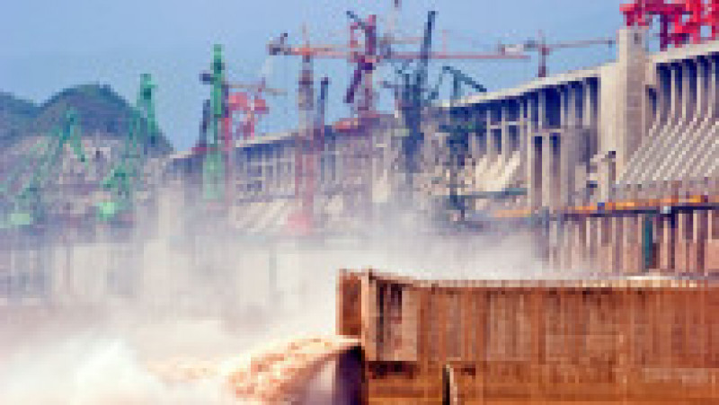 Barajul celor Trei Defileuri în construcție. Sursa foto: Profimedia | Poza 2 din 21