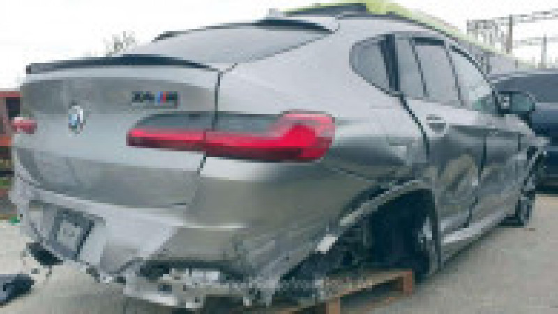 Mașini cu „daună totală” din SUA, aduse de bune în România | Poza 2 din 6