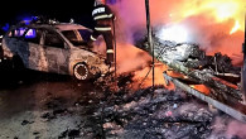 Un TIR şi un autoturism au ars în totalitate în urma unui accident pe DN61. Foto: ISU Giurgiu | Poza 3 din 3