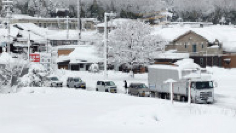 Traficul a fost perturbat din cauza căderilor masive de zăpadă, în mai multe zone din Japonia. Foto: Profimedia Images | Poza 4 din 4