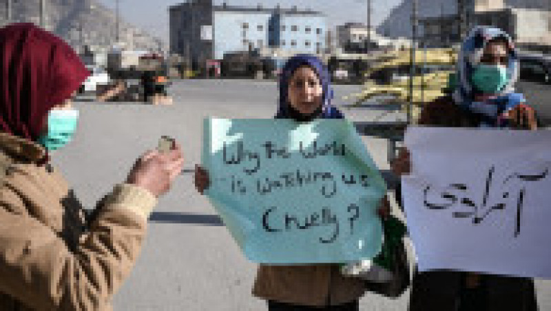  Zeci de femei au manifestat pentru respectarea drepturilor lor de către talibani. Foto: Profimedia Images | Poza 4 din 6