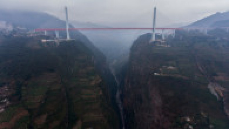 Beipanjiang, cel mai înalt pod din lume, care se ridică la 565 de metri deasupra râului FOTO: Profimedia Images | Poza 9 din 49