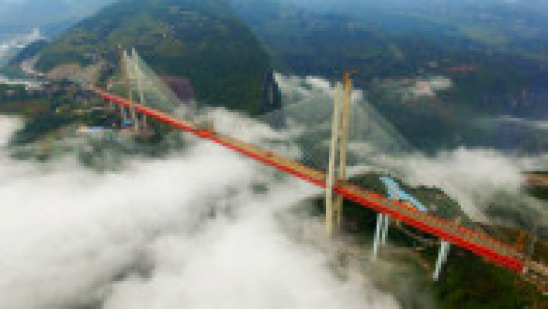 Beipanjiang, cel mai înalt pod din lume, care se ridică la 565 de metri deasupra râului FOTO: Profimedia Images | Poza 16 din 49