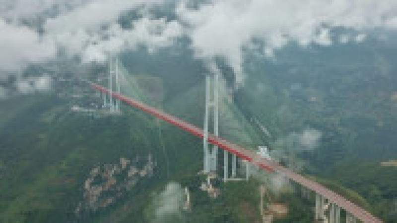 Beipanjiang, cel mai înalt pod din lume, care se ridică la 565 de metri deasupra râului FOTO: Profimedia Images | Poza 19 din 49
